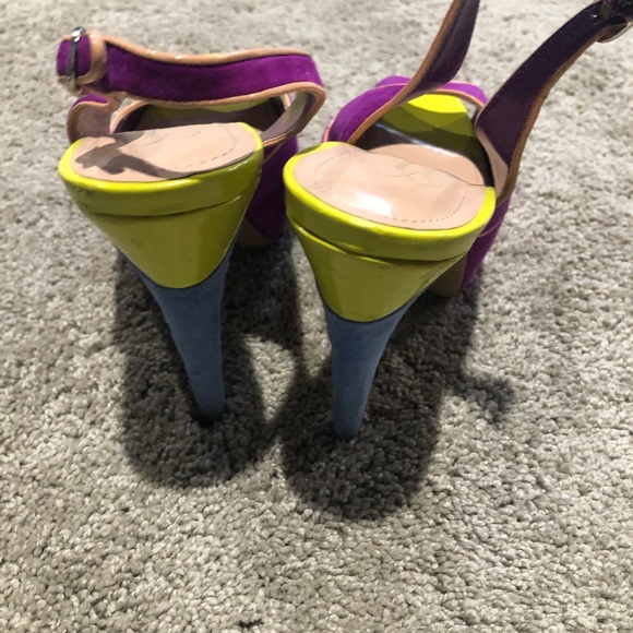 Jessica Simpson multi colored heels - Picture 4 of 5
